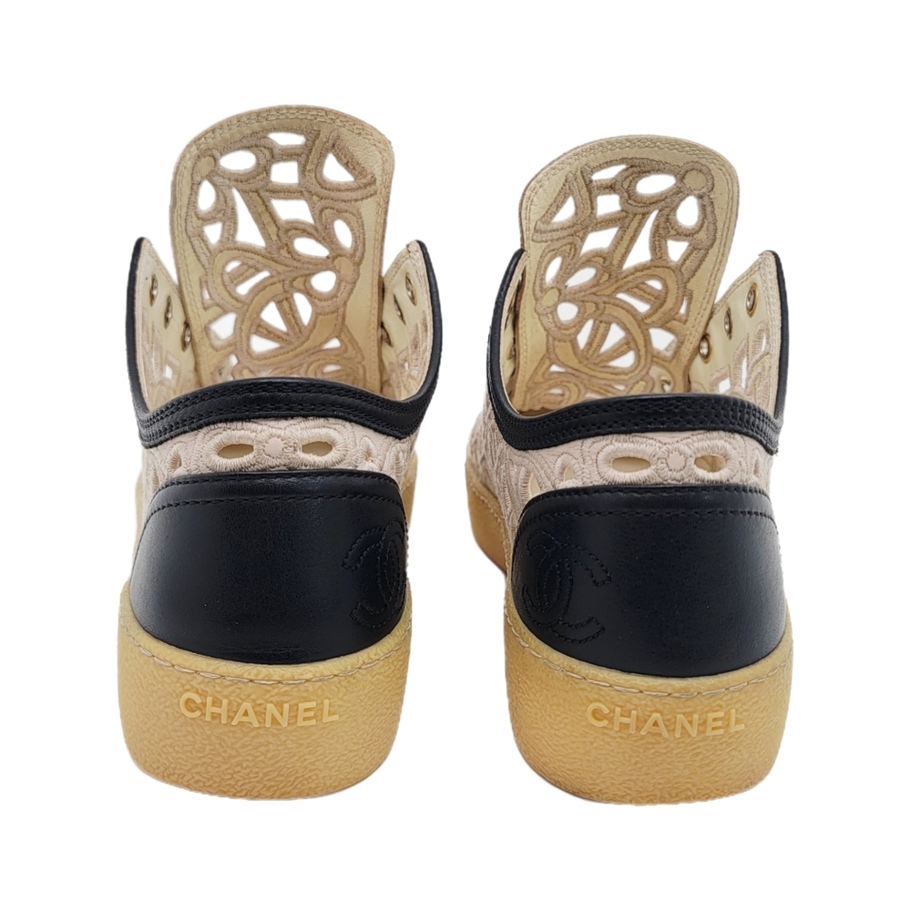 CHANEL Camellia Floral Laser Cut CC Low-Top Sneakers Cream Black 7/37 + COA - Picture 6 of 13